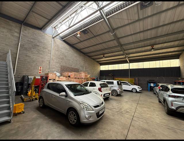 400M² WAREHOUSE TO LET IN SPARTAN